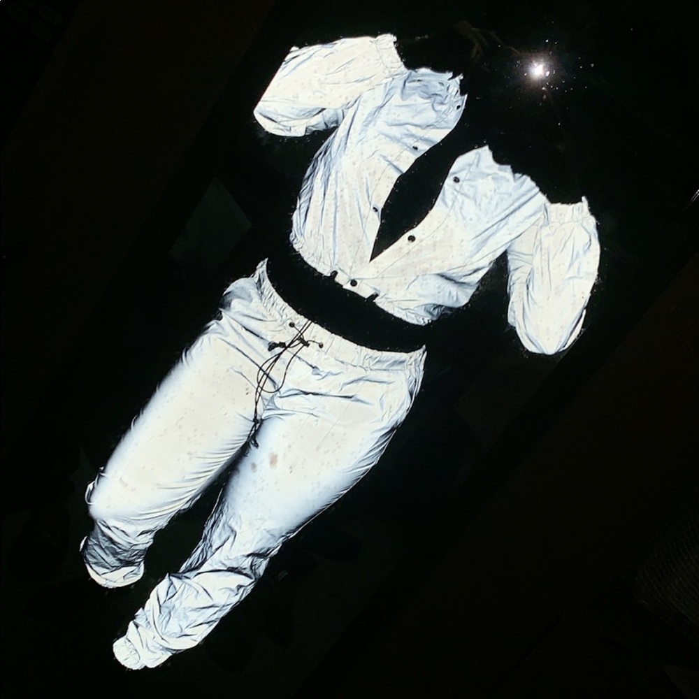 Reflective two piece set - Picture 3 of 3